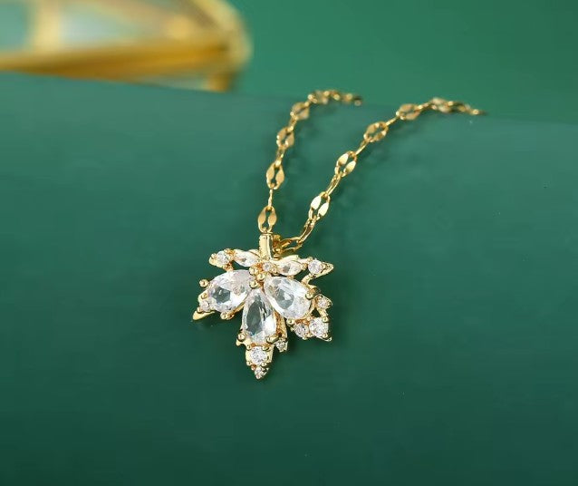 Collana "Petali di Luce"